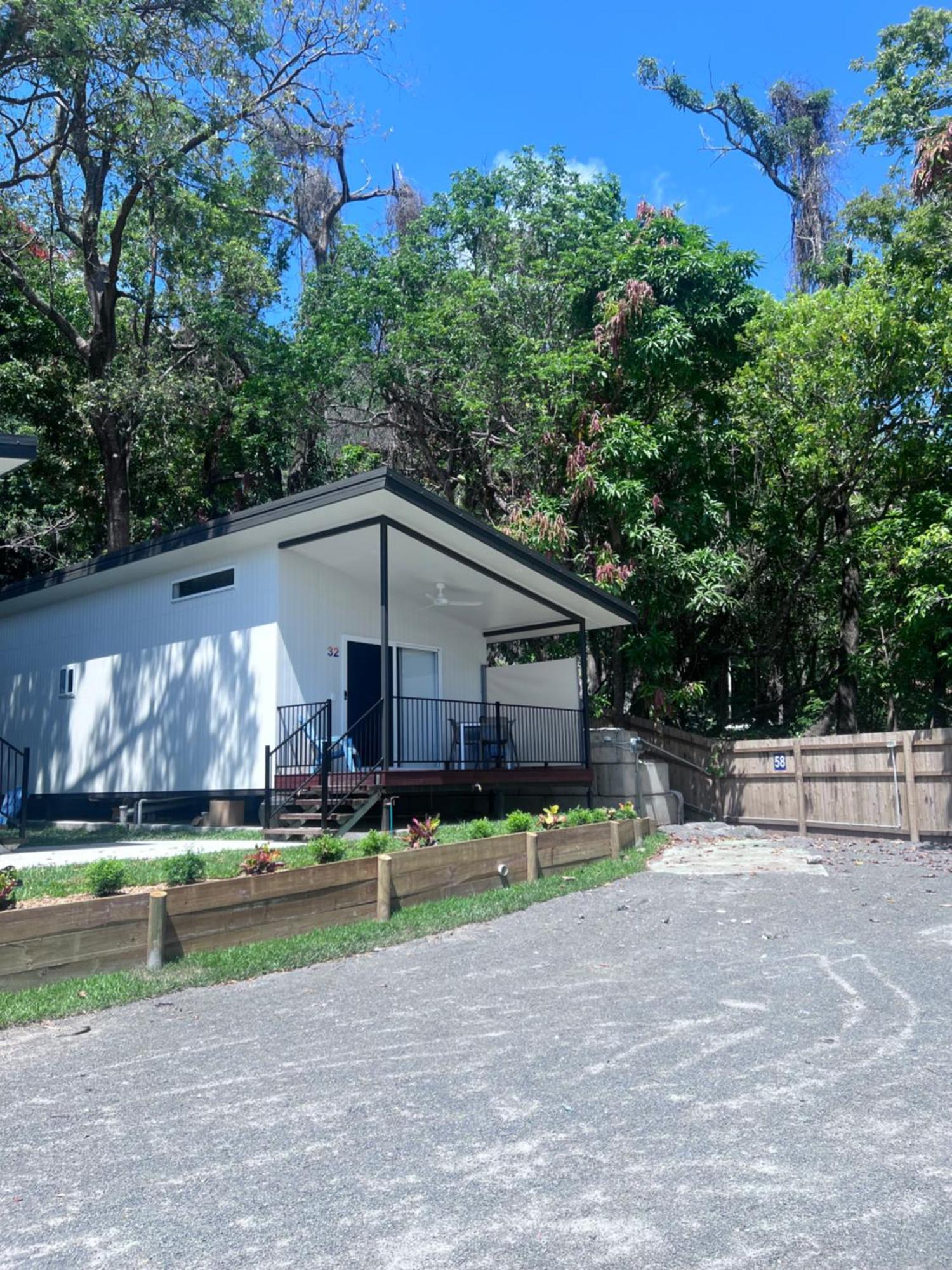 Ellis Beach Oceanfront Holiday Park Palm Cove Exterior photo